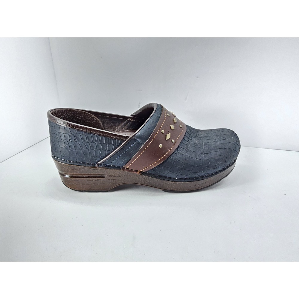 Dansko Pavan Blue Leather Crocodile Print Embossed Studded Clog Sz 38 US 7.5 - 8